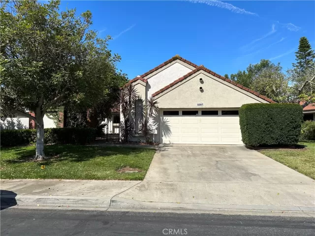 MLS: OC23134343 Condo For Sale