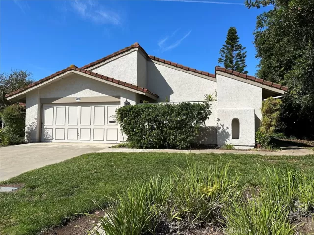 MLS: OC23134414 Condo For Sale