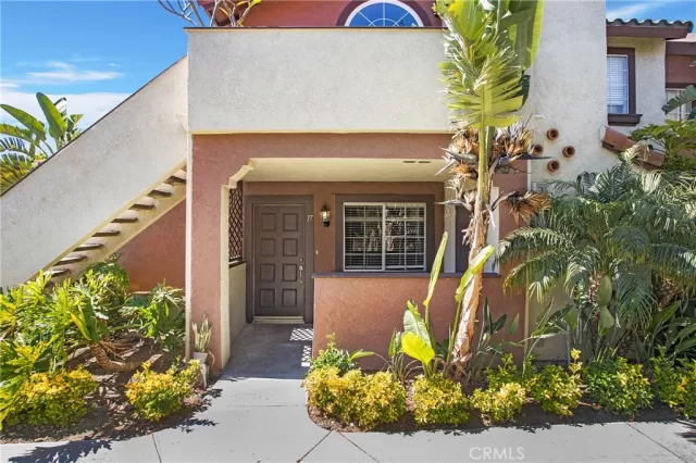 MLS: OC23134512 Condo For Sale