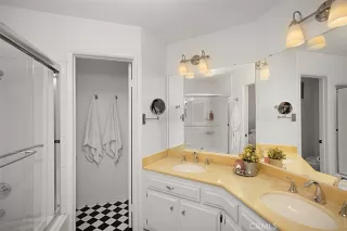 Photo #4: OC23134520 Listing 