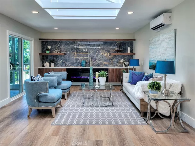 MLS: OC23135278 Condo For Sale