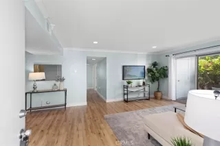 Photo #5: OC23135283 Listing 