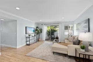 Photo #6: OC23135283 Listing 