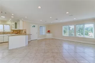 Photo #5: OC23135292 Listing