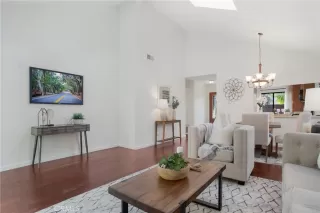 Photo #5: OC23135512 Listing 