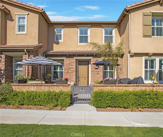 MLS: OC23135742 Condo For Sale