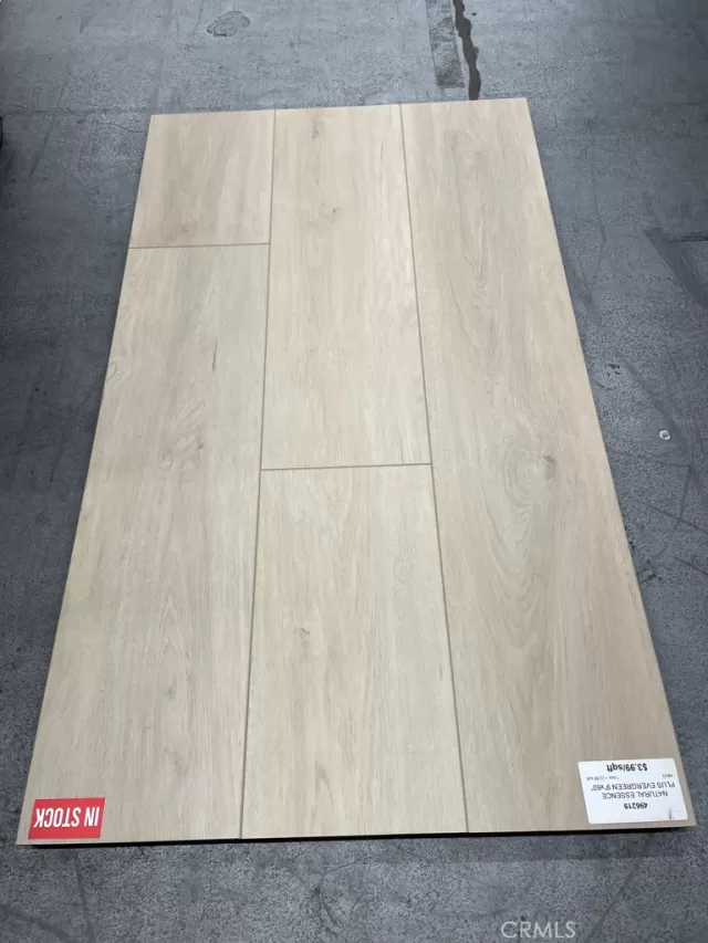 MLS: OC23136111 Condo For Sale