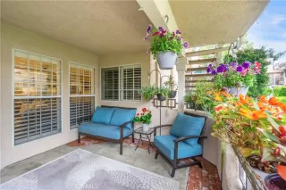 Photo #3: OC23136158 Listing 