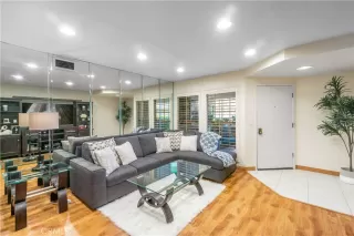 Photo #5: OC23136158 Listing 