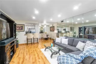 Photo #6: OC23136158 Listing 