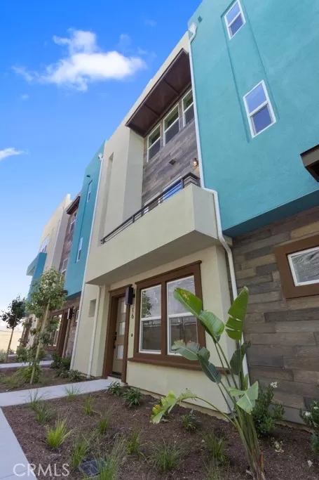 MLS: OC23136330 Condo For Sale