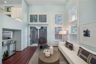 Photo #5: OC23136332 Listing 