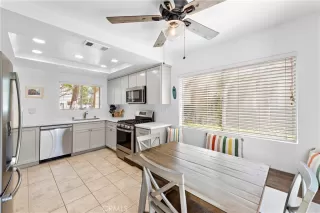 Photo #2: OC23136453 Listing 