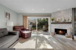 Photo #2: OC23136537 Listing