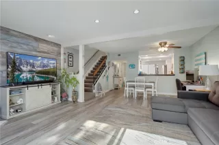 Photo #4: OC23136537 Listing