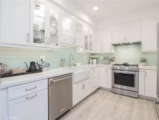 Photo #5: OC23136660 Listing 