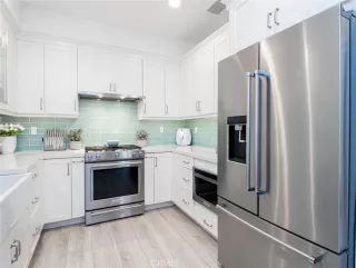 Photo #6: OC23136660 Listing 