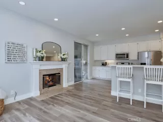 Photo #2: OC23136707 Listing 