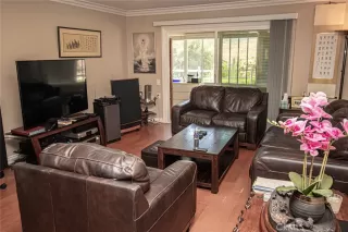 Photo #4: OC23136906 Listing