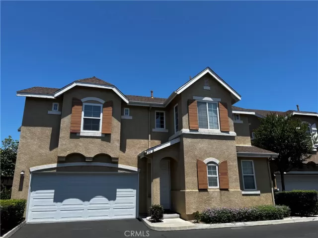 MLS: OC23136908 Condo For Sale