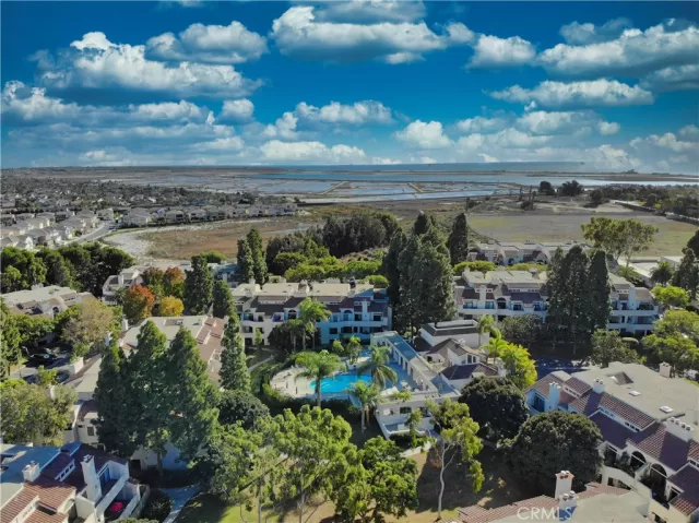 MLS: OC23136950 Condo For Sale