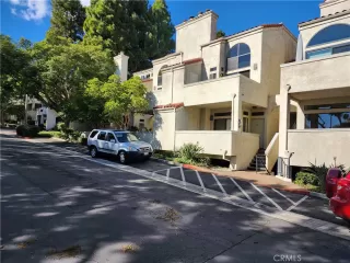 Photo #5: OC23136950 Listing 