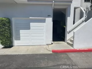 Photo #1: OC23136987 Listing