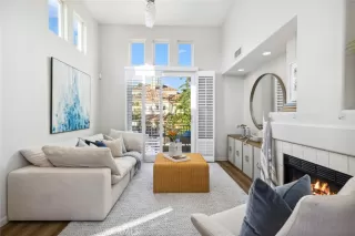 Photo #2: OC23136998 Listing 