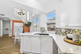 Photo #6: OC23136998 Listing 