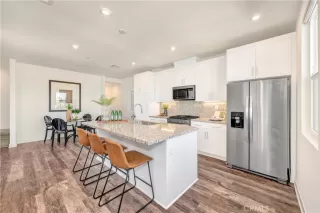 Photo #2: OC23137065 Listing 