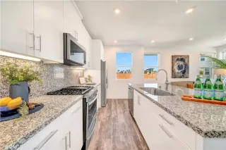 Photo #3: OC23137065 Listing 