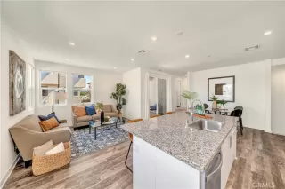 Photo #5: OC23137065 Listing 