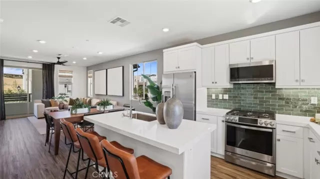 MLS: OC23137164 Condo For Sale