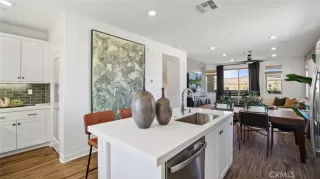 Photo #2: OC23137164 Listing