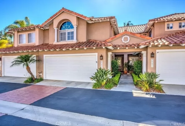 MLS: OC23137289 Condo For Sale