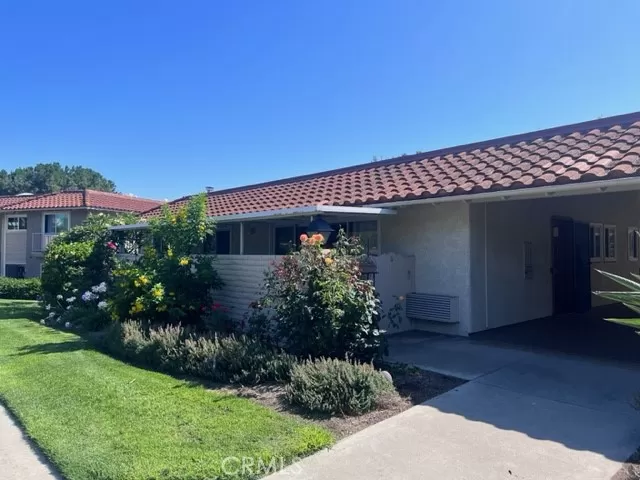 MLS: OC23137585 Condo For Sale