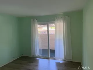 Photo #6: OC23137585 Listing