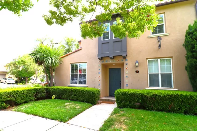 MLS: OC23137680 Condo For Sale