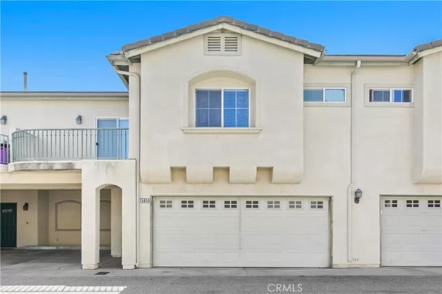 MLS: OC23137827 Condo For Sale