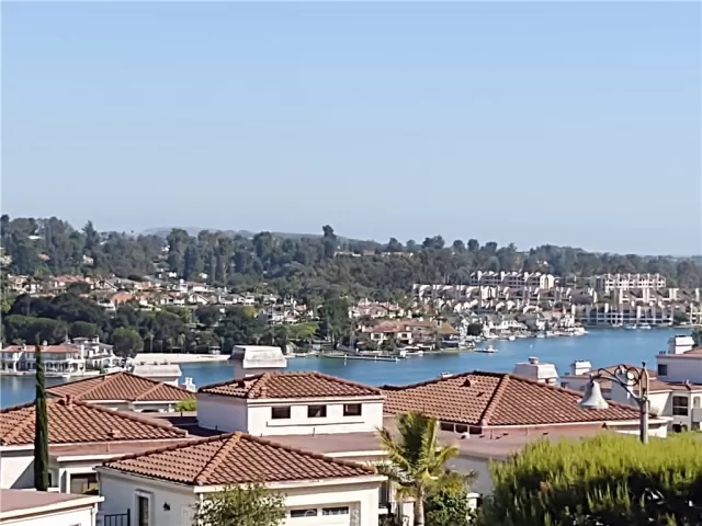 MLS: OC23137894 Condo For Sale