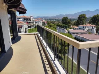 Photo #4: OC23137894 Listing