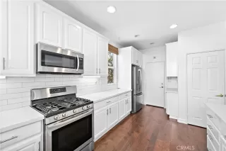 Photo #4: OC23137996 Listing 