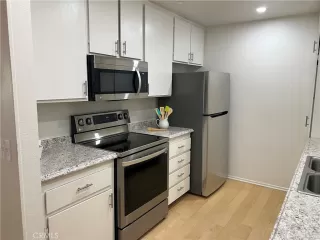 Photo #6: OC23138022 Listing 