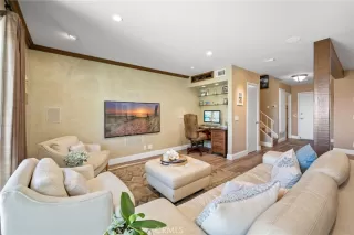 Photo #4: OC23138066 Listing 