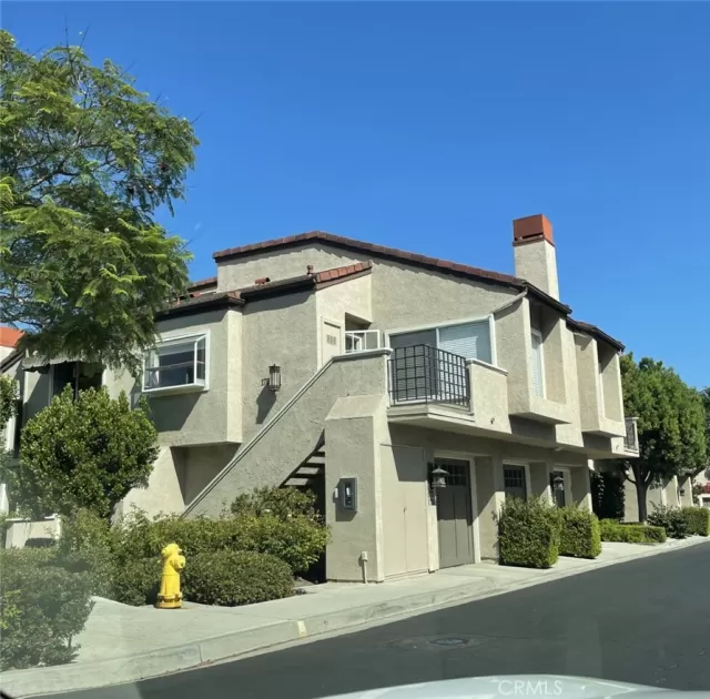 MLS: OC23138116 Condo For Sale