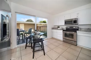 Photo #4: OC23138292 Listing 