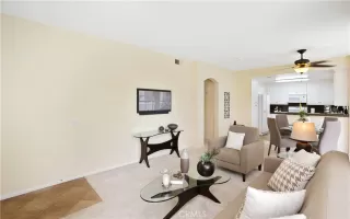 Photo #4: OC23138313 Listing