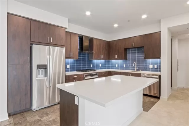 MLS: OC23138686 Condo For Sale