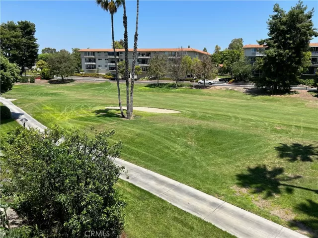 MLS: OC23138768 Condo For Sale