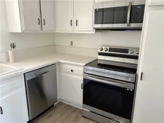 Photo #3: OC23138768 Listing